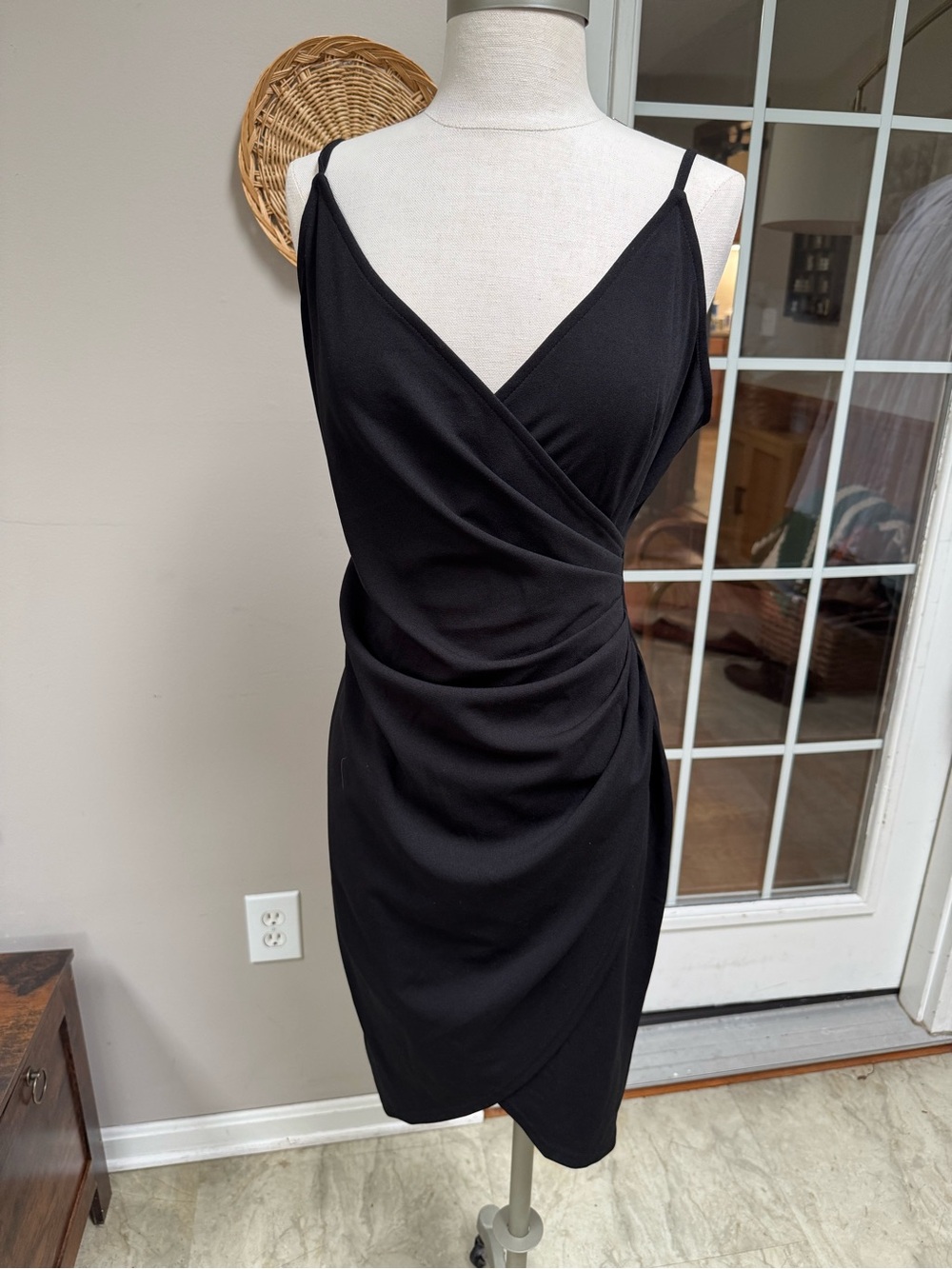 NWT Owin Black Ruched Midi Dress Side Detail Strappy Women’s Medium